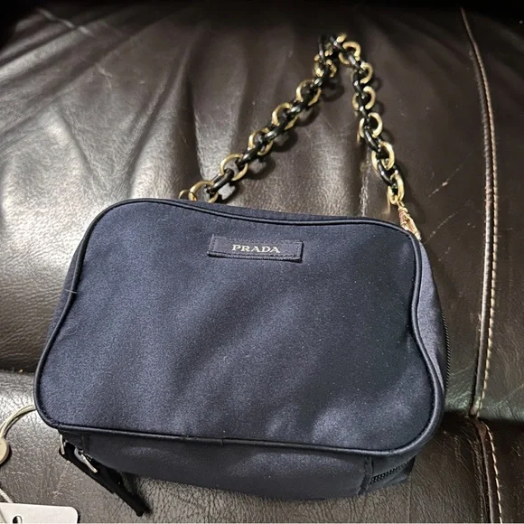 Prada crossbody navy blue excellent condition! - Picture 3 of 8